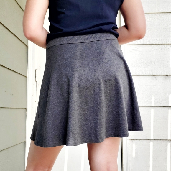 VTG Outback Red by The Limited | Gray Skirt - Picture 3 of 8
